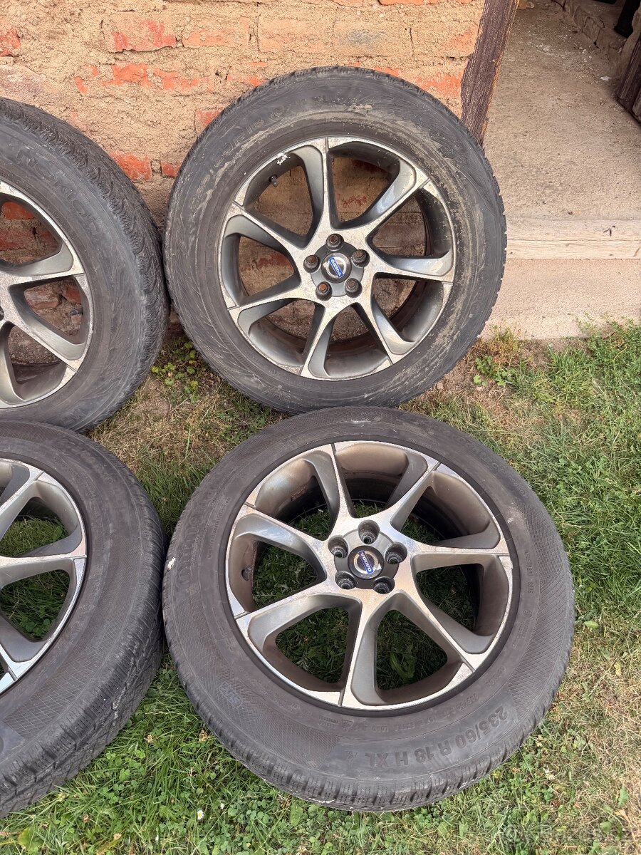 Kola Volvo 235/60R18 - 2