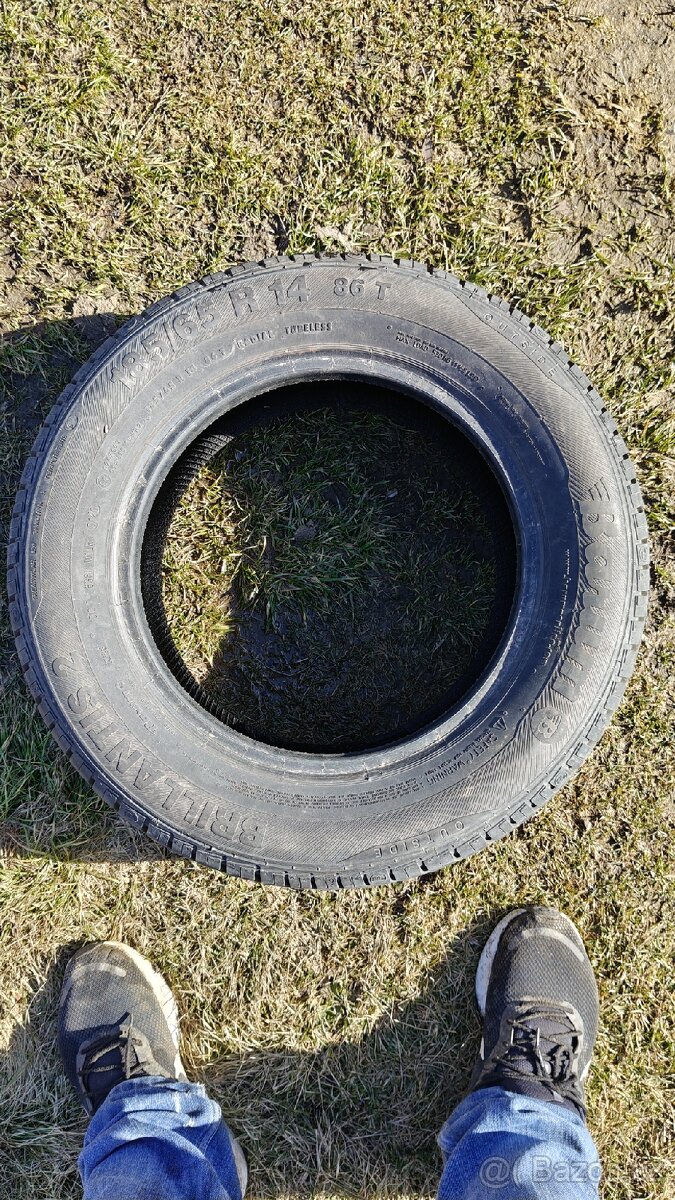 Pneu 185 65 r14 - 2