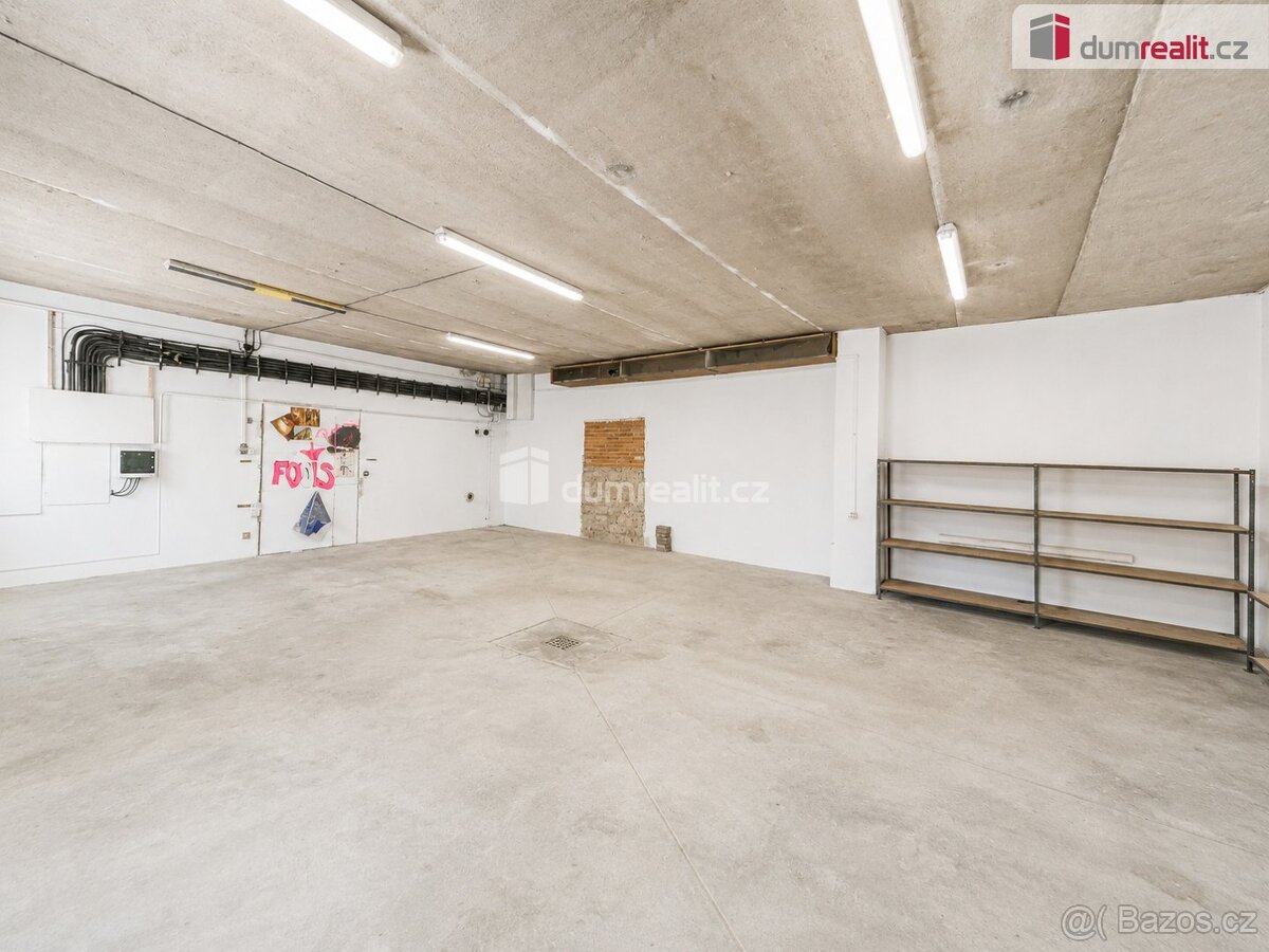 Skladový prostor, garáž 97m2, Podivín - 2