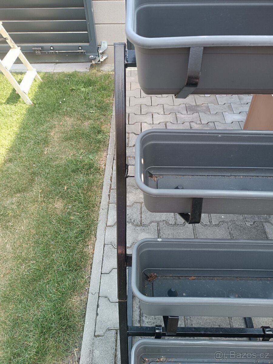 Vertikalní květináče - 2