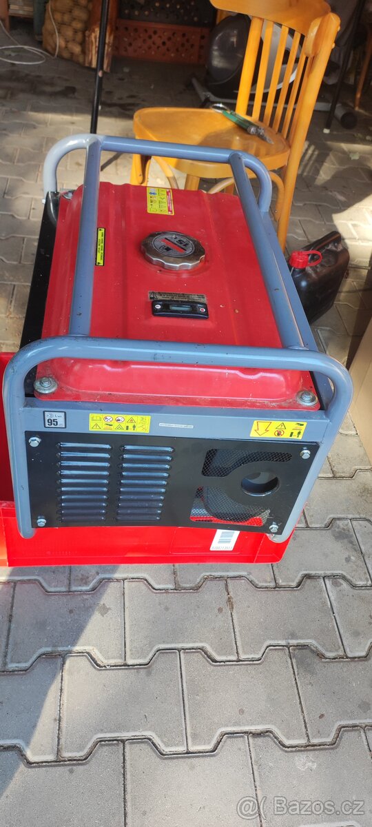 ELEKTROCENTRÁLA HECHT GG2500 - 2