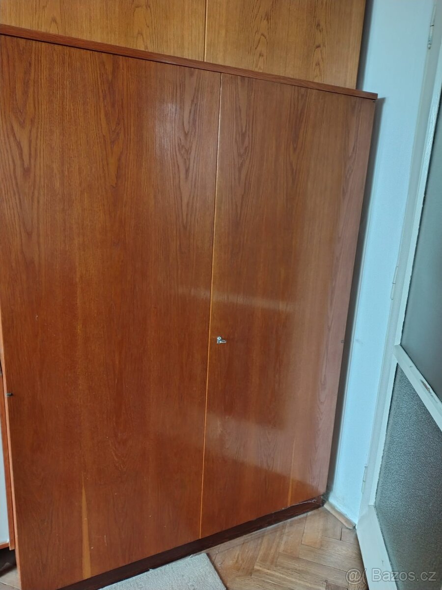 Retro šatní skříně a skříňky - 2