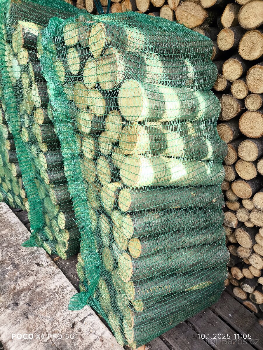 DŘEVO MĚKKÉ, SUCHÉ IHNED NA TOPENÍ - POLENA. 30 kg. - 2