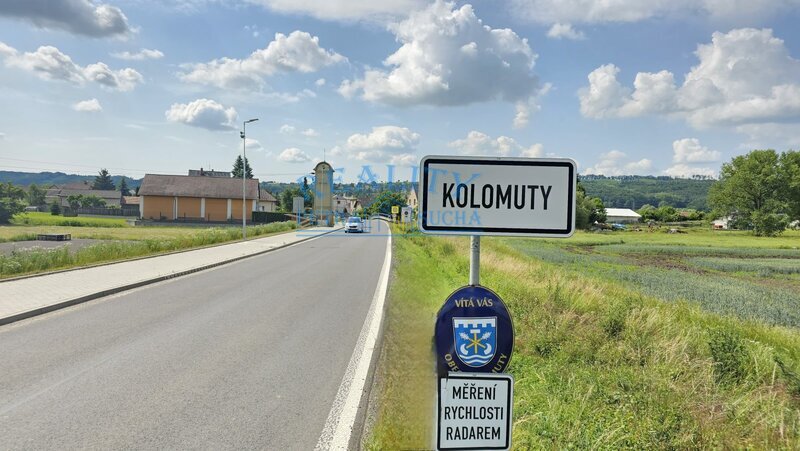 Prodej stavebního pozemku 920 m2 - 2