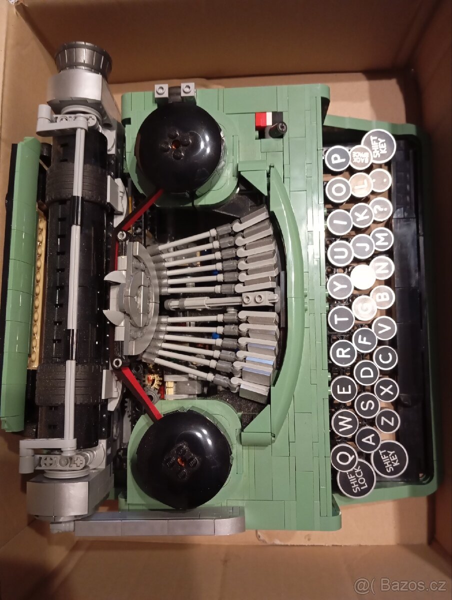 Psací stroj z lega - 2