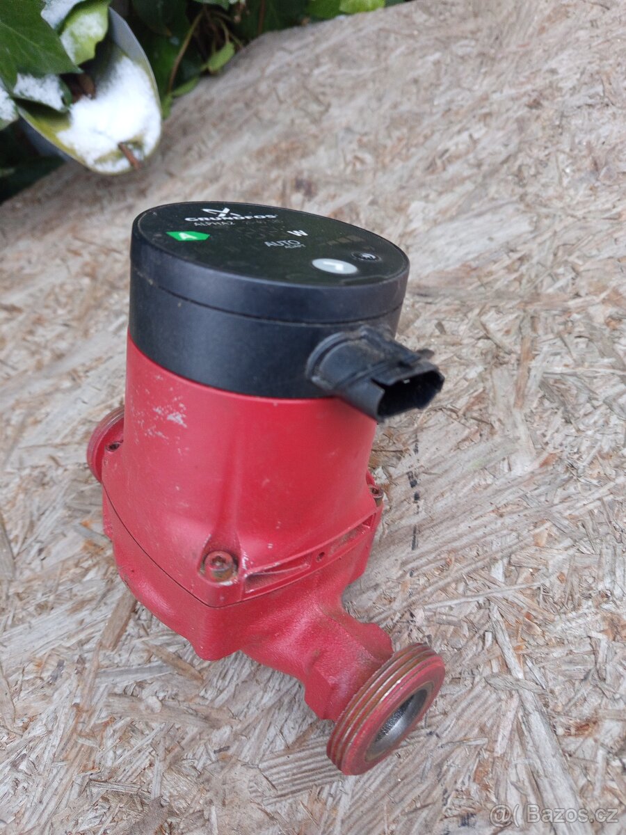 Prodám oběhové čerpadlo Grundfos - 2