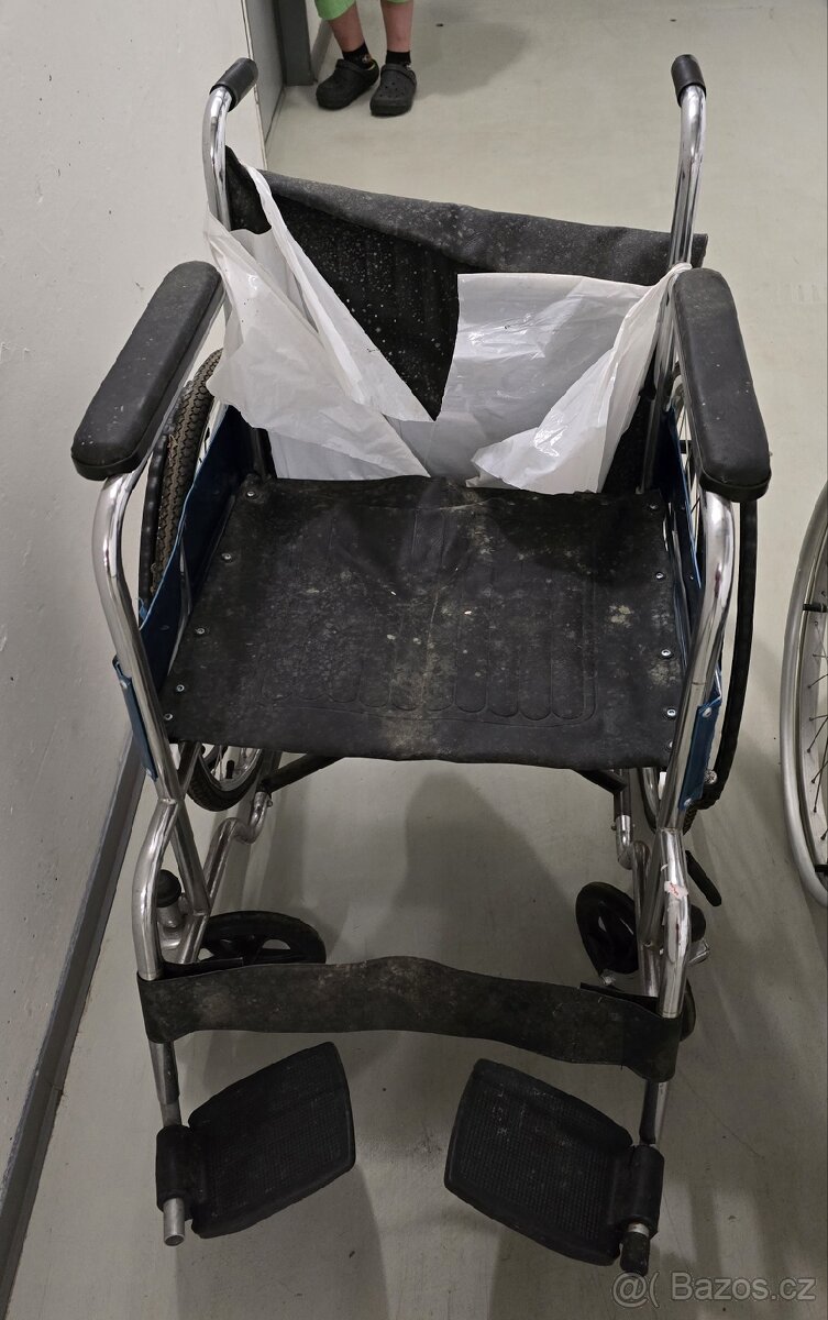 Nabízím invalidní vozíky za symbolickou cenu á 299,- - 2