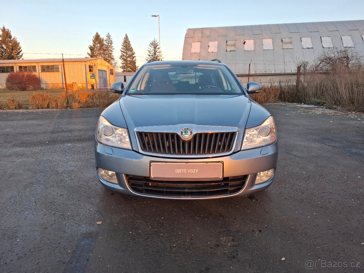 Škoda Octavia II kombi 1.4TSi 90kW,xenony,senzory,šíbr - 2