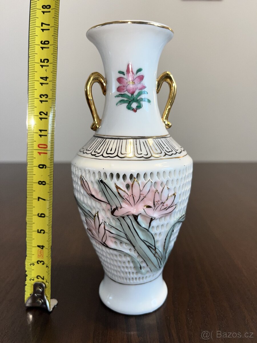 Čínská porcelánová vázička - 2