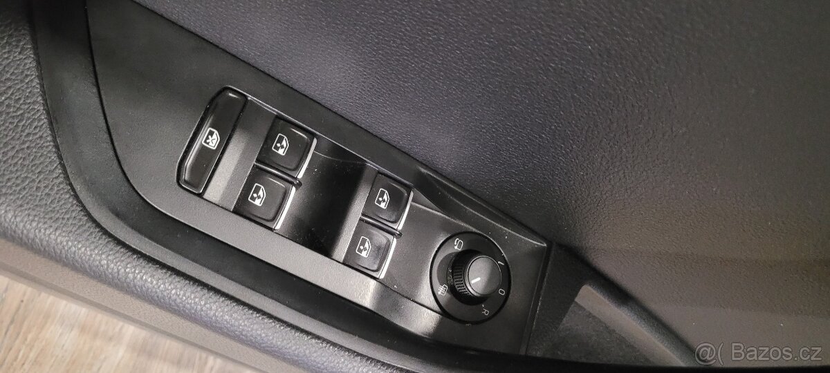 Škoda superb 3 - tapeciry roletky - 2