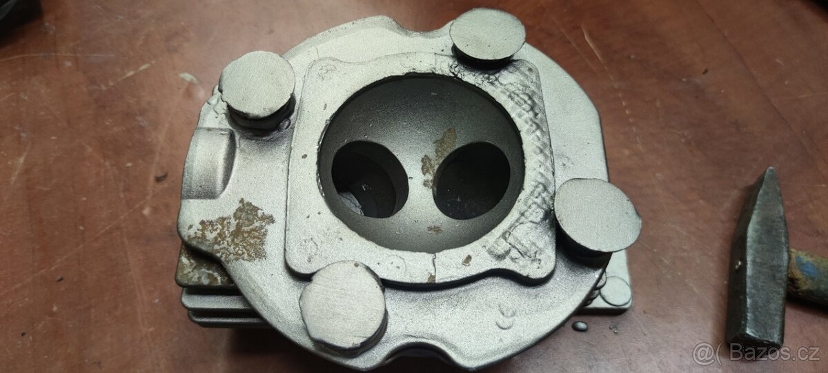 Praga BD hlava motoru - 2
