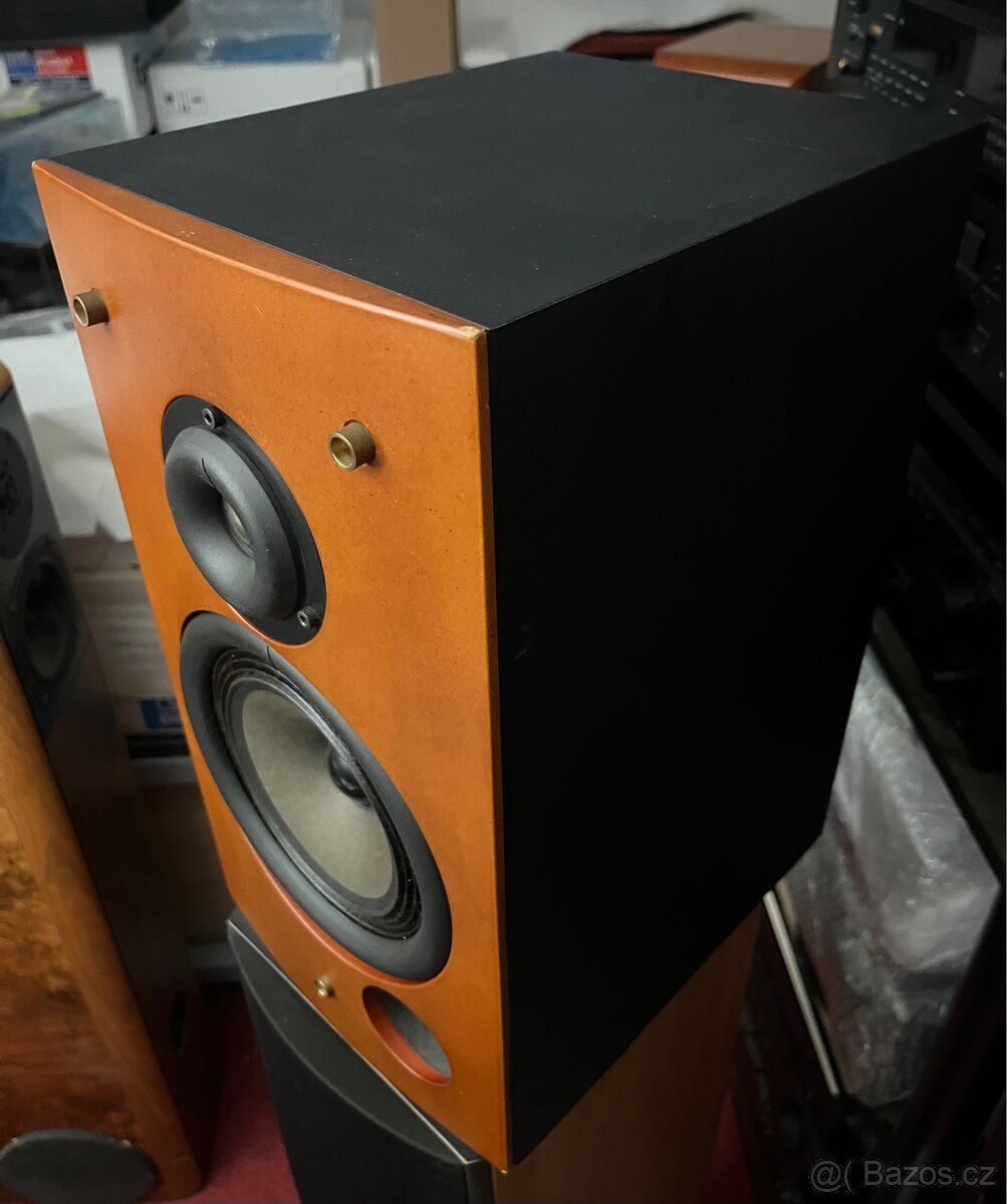 TRIANGLE COMÈTE TZE - regálové reproboxy - 2