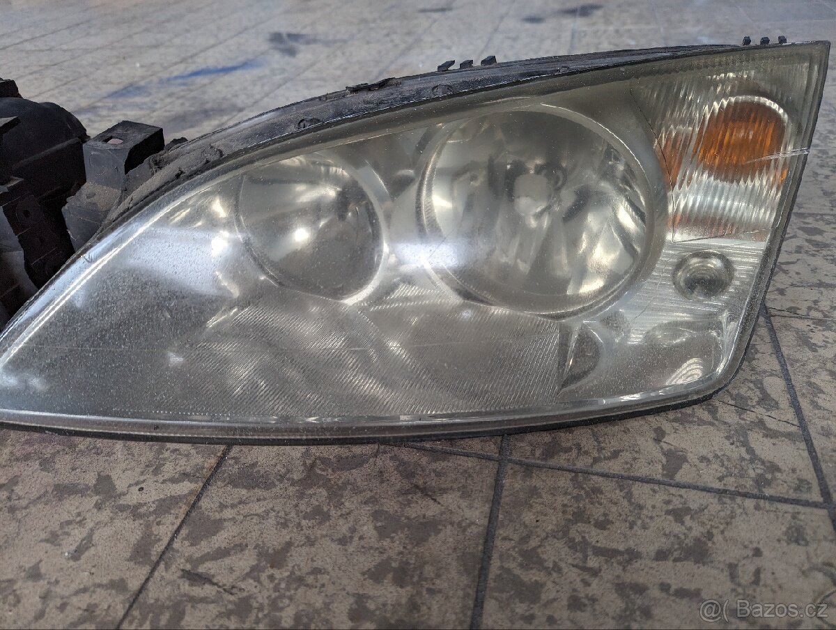 Ford Mondeo přední světla - 2