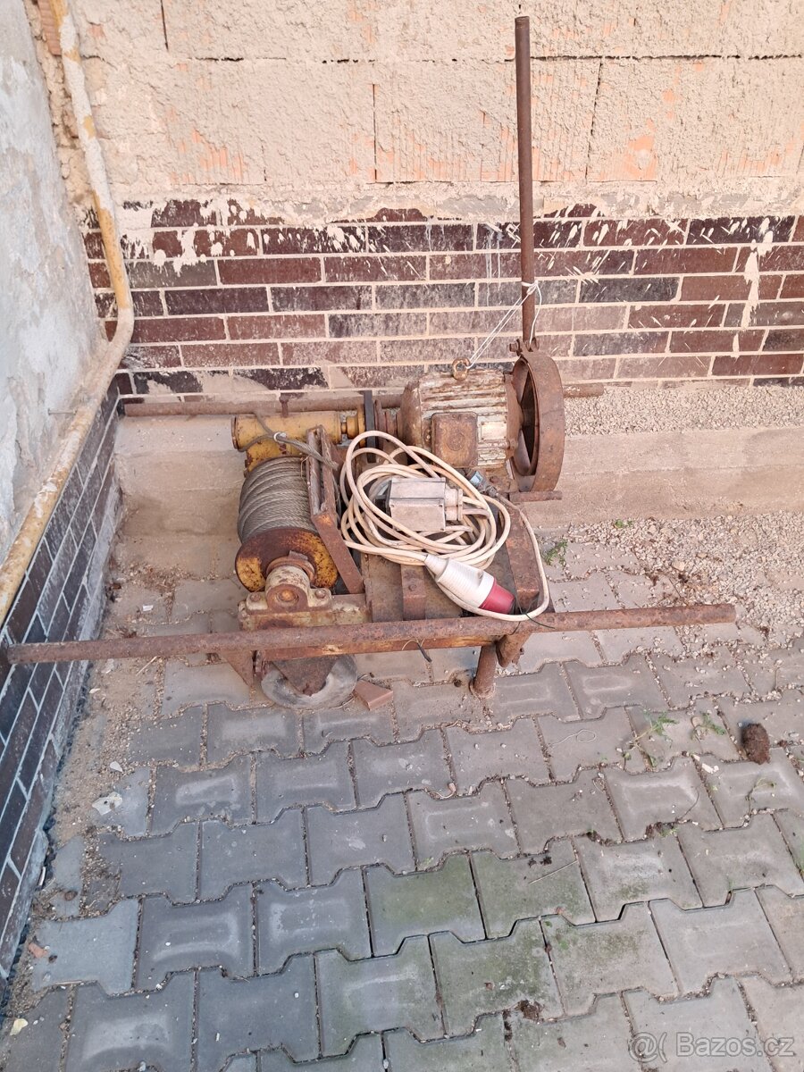 Stavební vrátek - 2