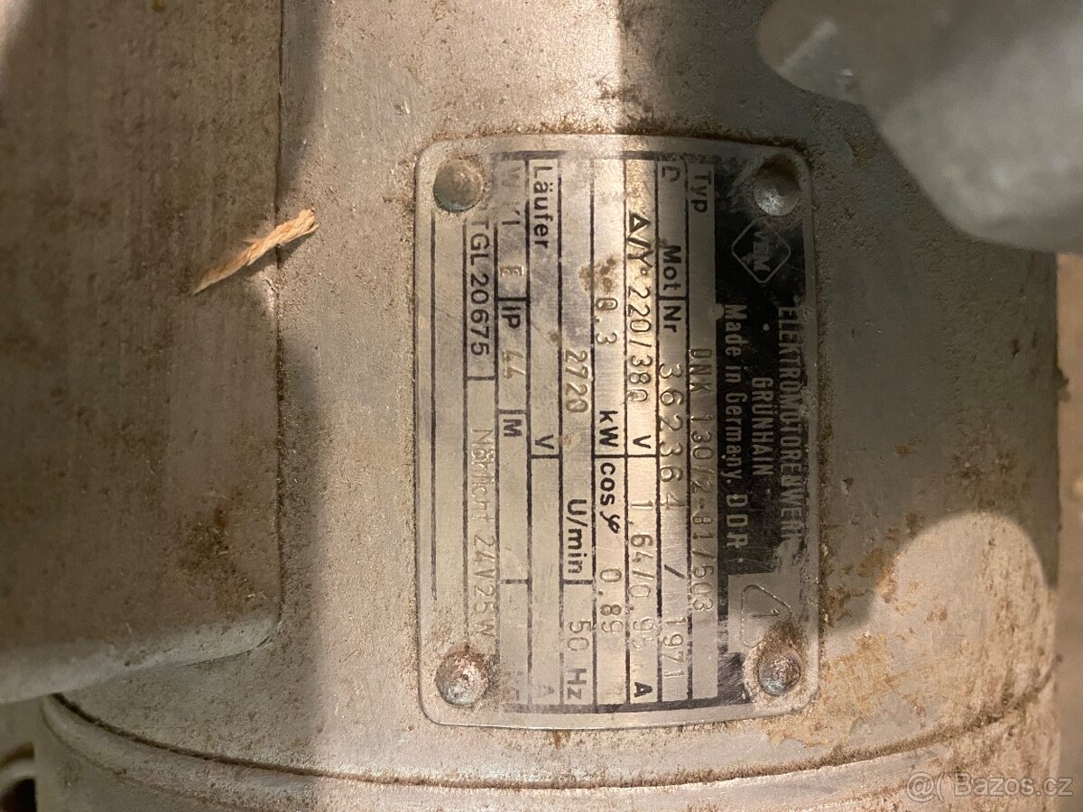 Elektromotor grunhain ze šicího stroje - 2