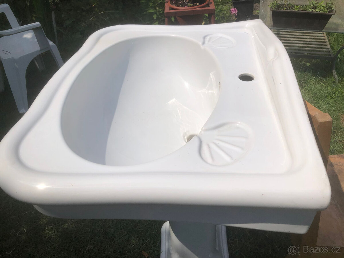 Umyvadlo s nohou - 2