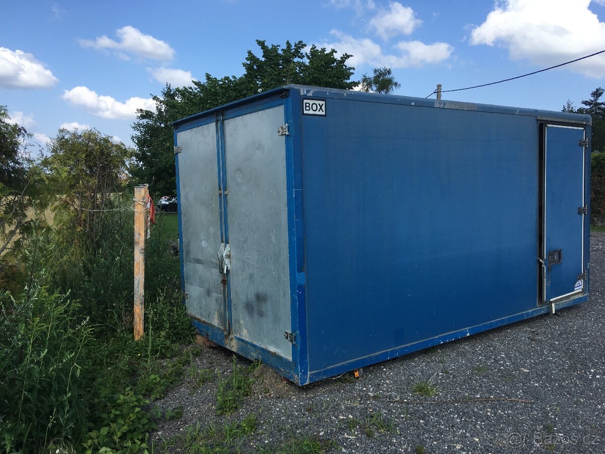 Stavební bunka,skříň - 2