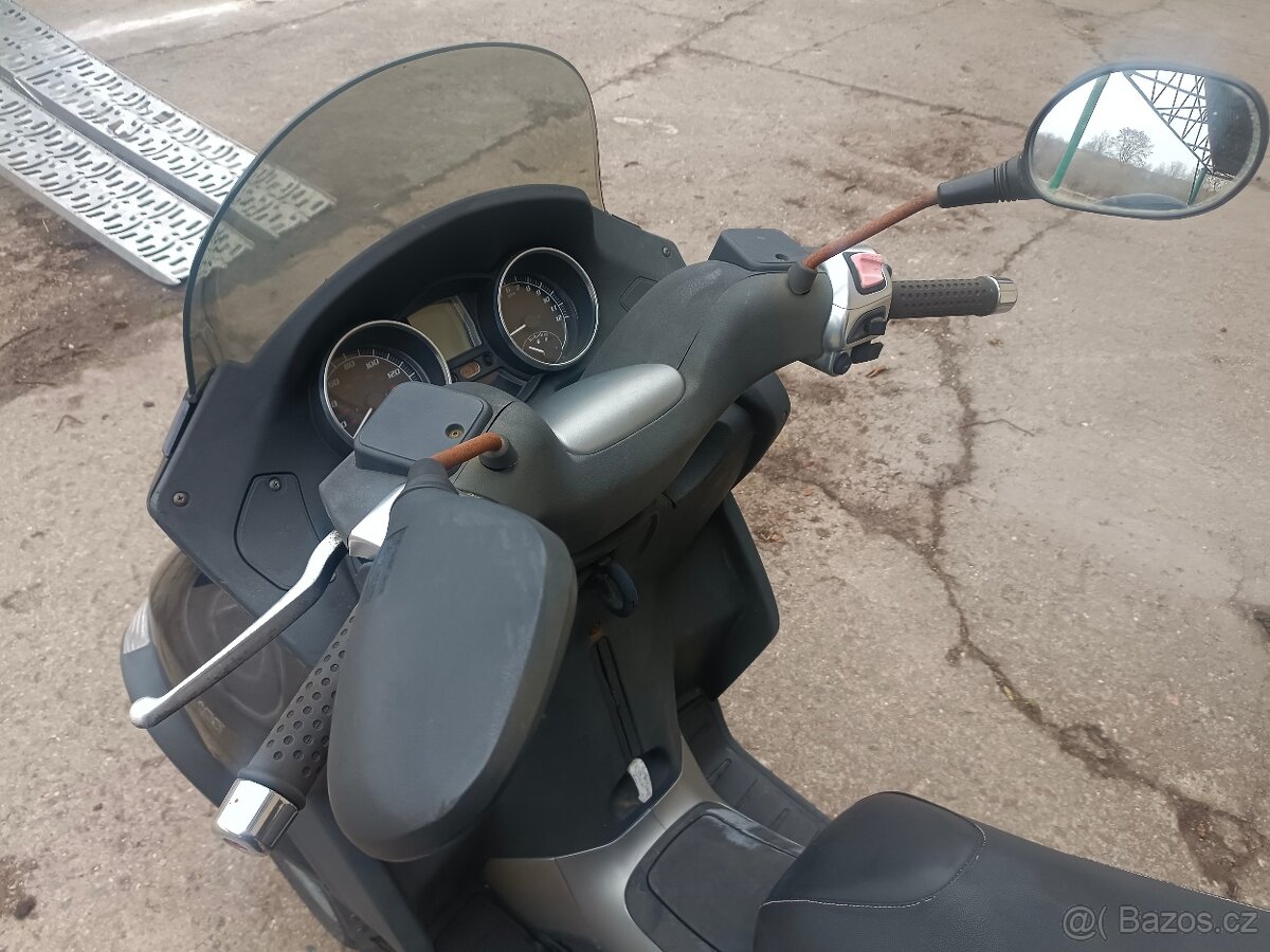 Piaggio MP3 125 - 2