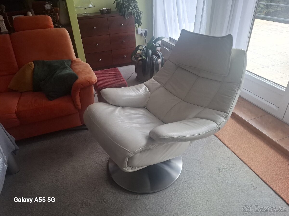 Polohovací kožené křeslo zn.Hukla - 2