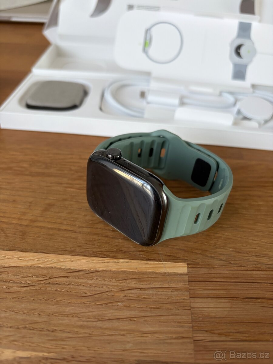 Apple Watch 10, 46mm, Cellular Titan - v zaruce - 2