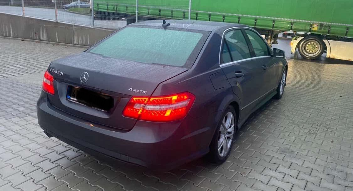 Mercedes E250 4matic AMG - 2