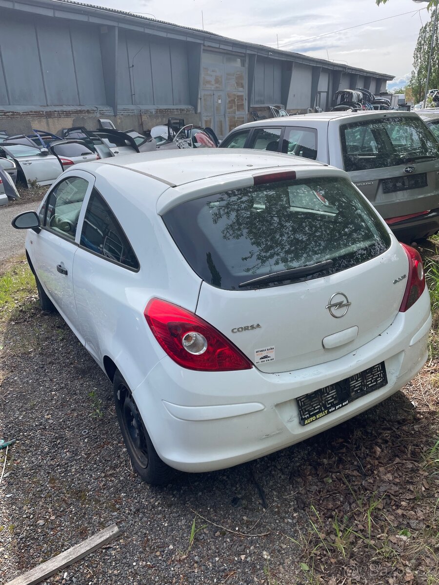 Opel Corsa D 1.0i - 2
