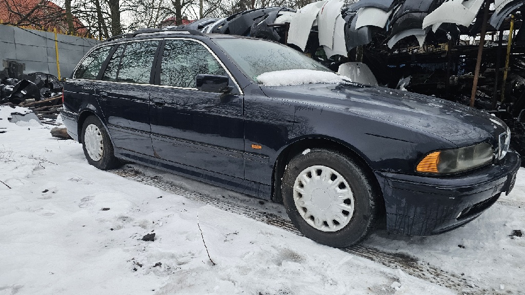 Bmw 520i E39 na náhradní díly - 2
