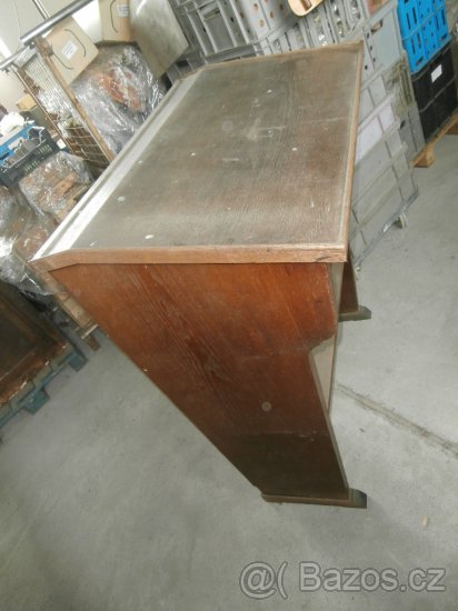 Stoly, dřevěné staré psací stoly, psací lavice po 900 kč - 2