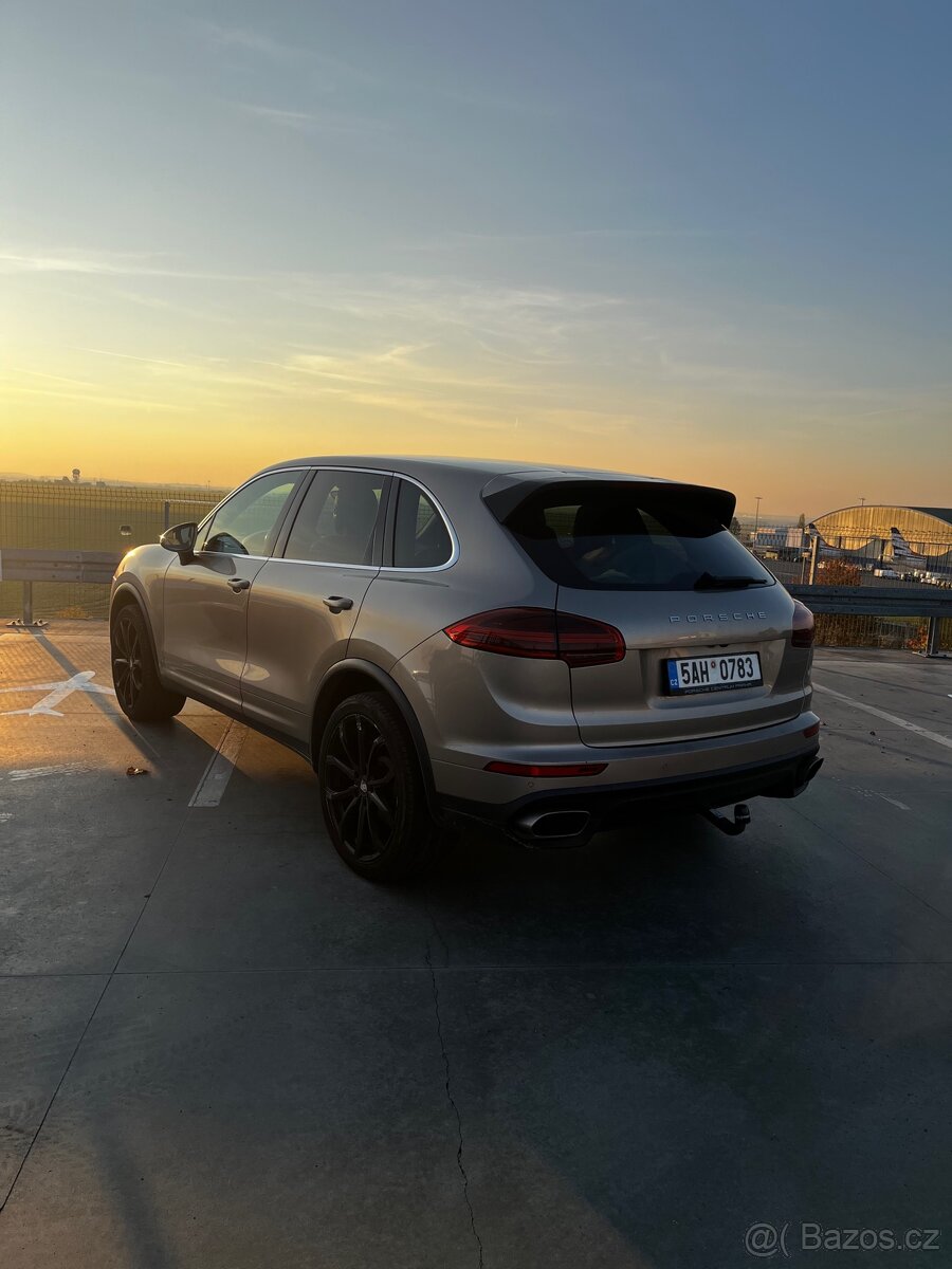 Porsche Cayenne - 2