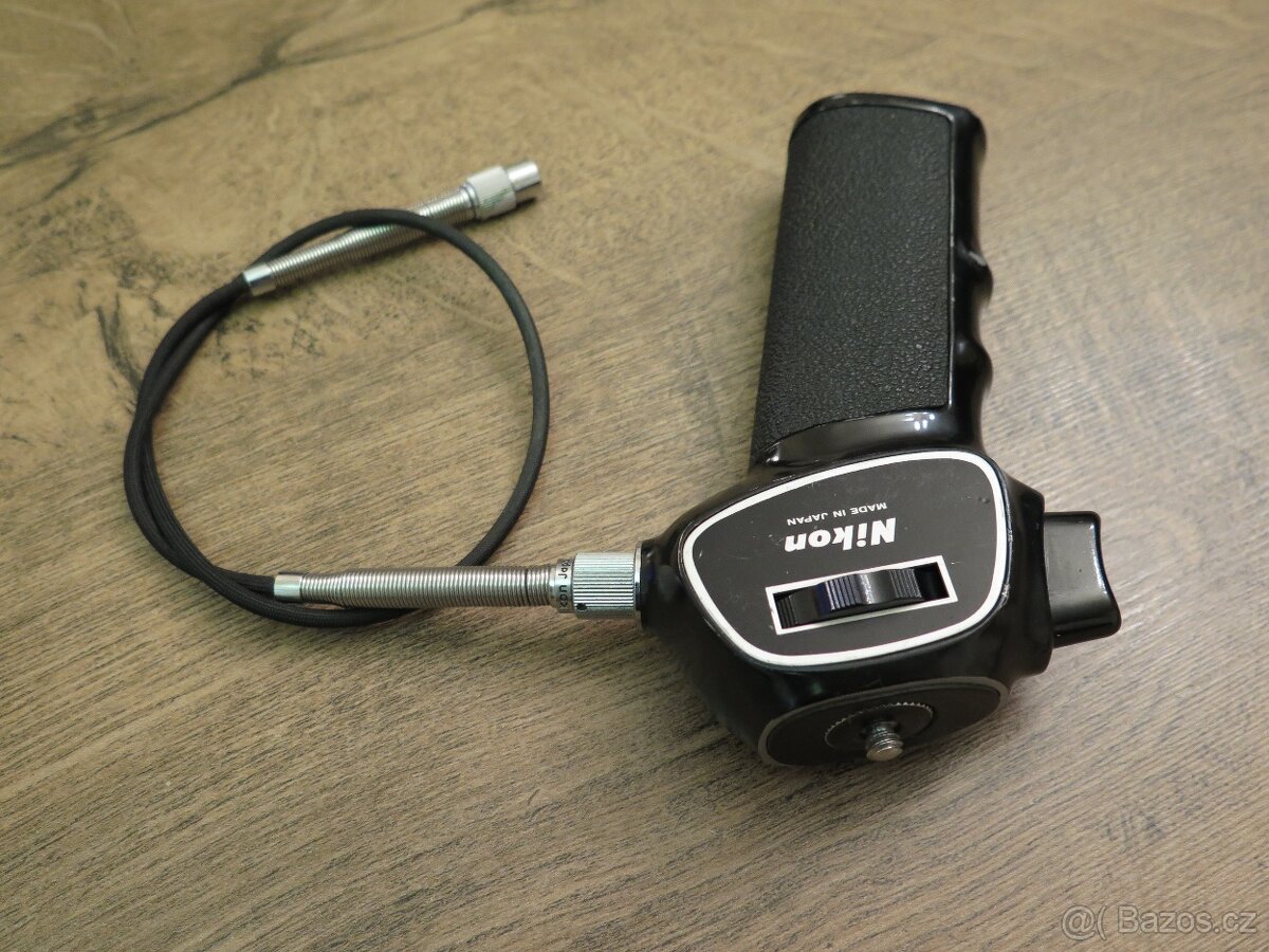 Nikon pistolová rukojeť PG2 II s kabelem MC-3 Pistol Grip - 2