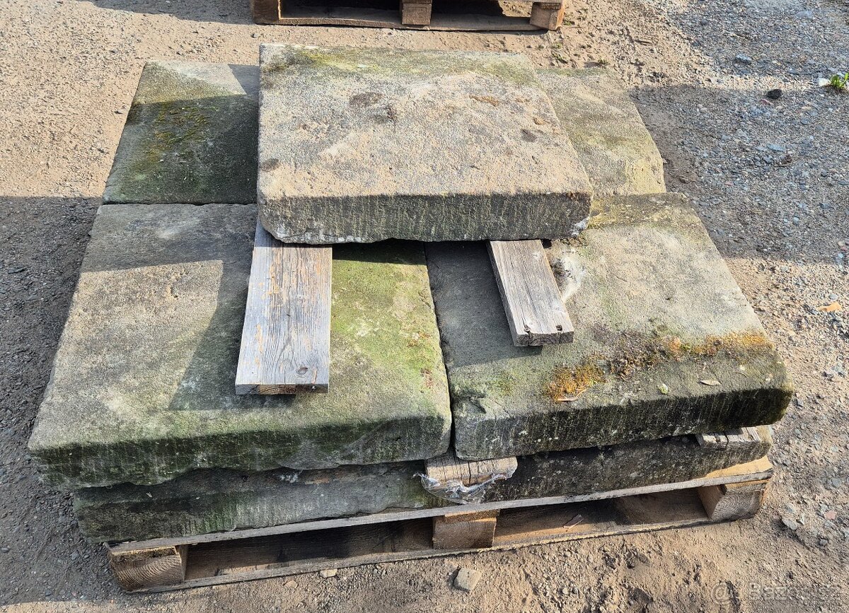 Pískovcová hlava 7 - 2