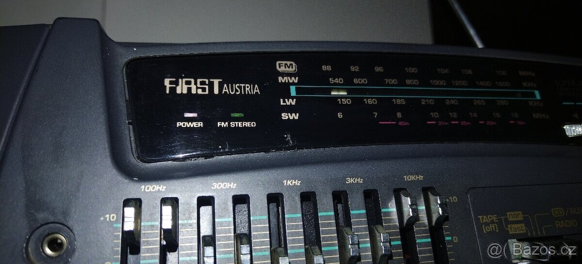 Rádiomagnetofon First Austria z barevnou hudbou - 2
