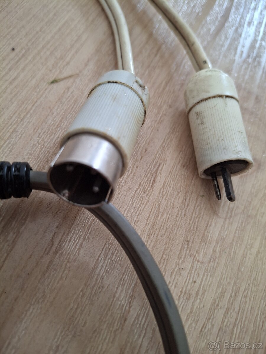 propojovaci kabely - gramofon - 2