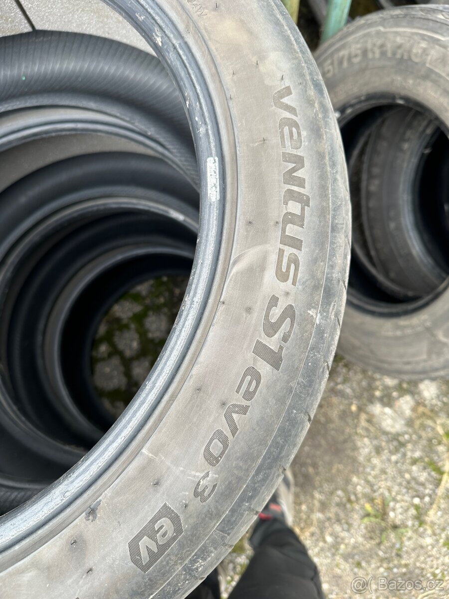 Pneumatiky 255/45R19 - 2