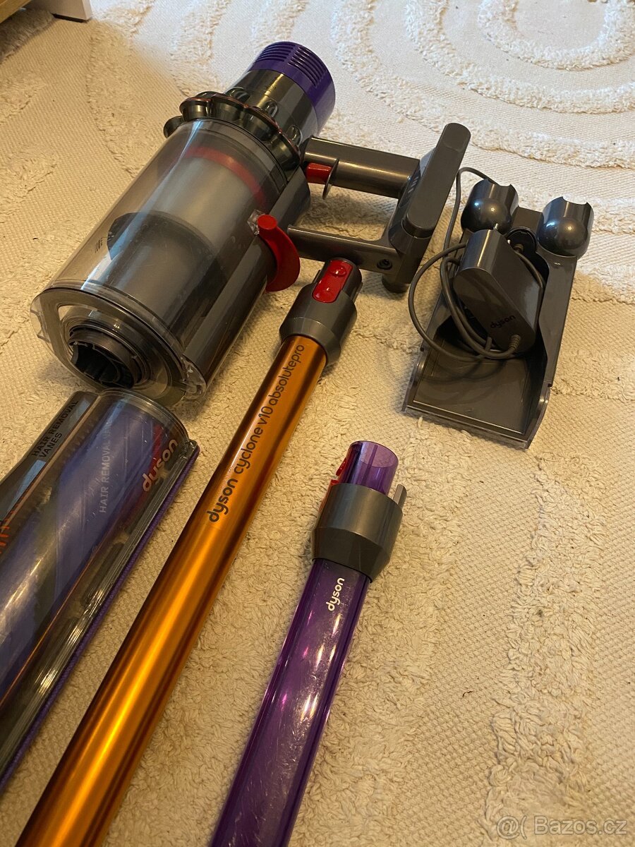 Aku vysavač Dyson V10 - 2