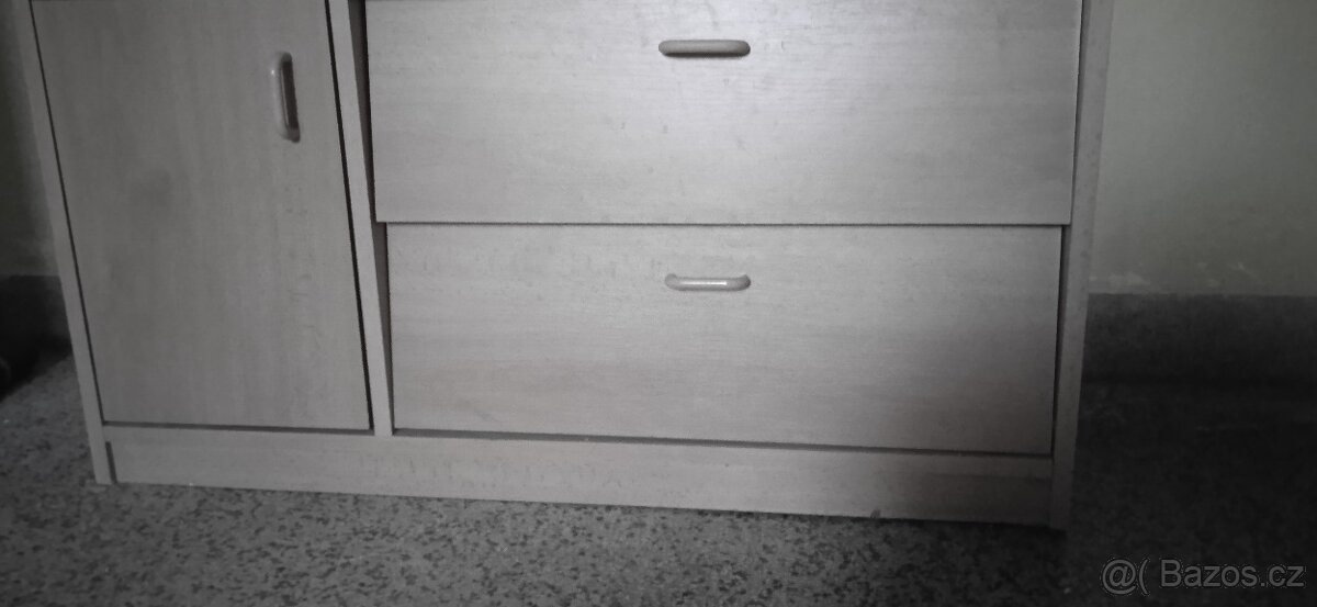 Předsíň. stěna se zrcadlem a botníkem - 2