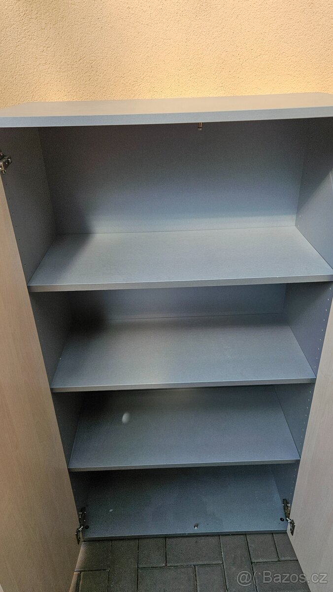 Skříň kancelářská uzamykatelná - 2
