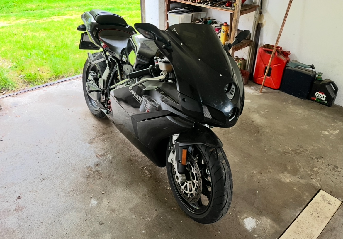 Ducati 749 - 2