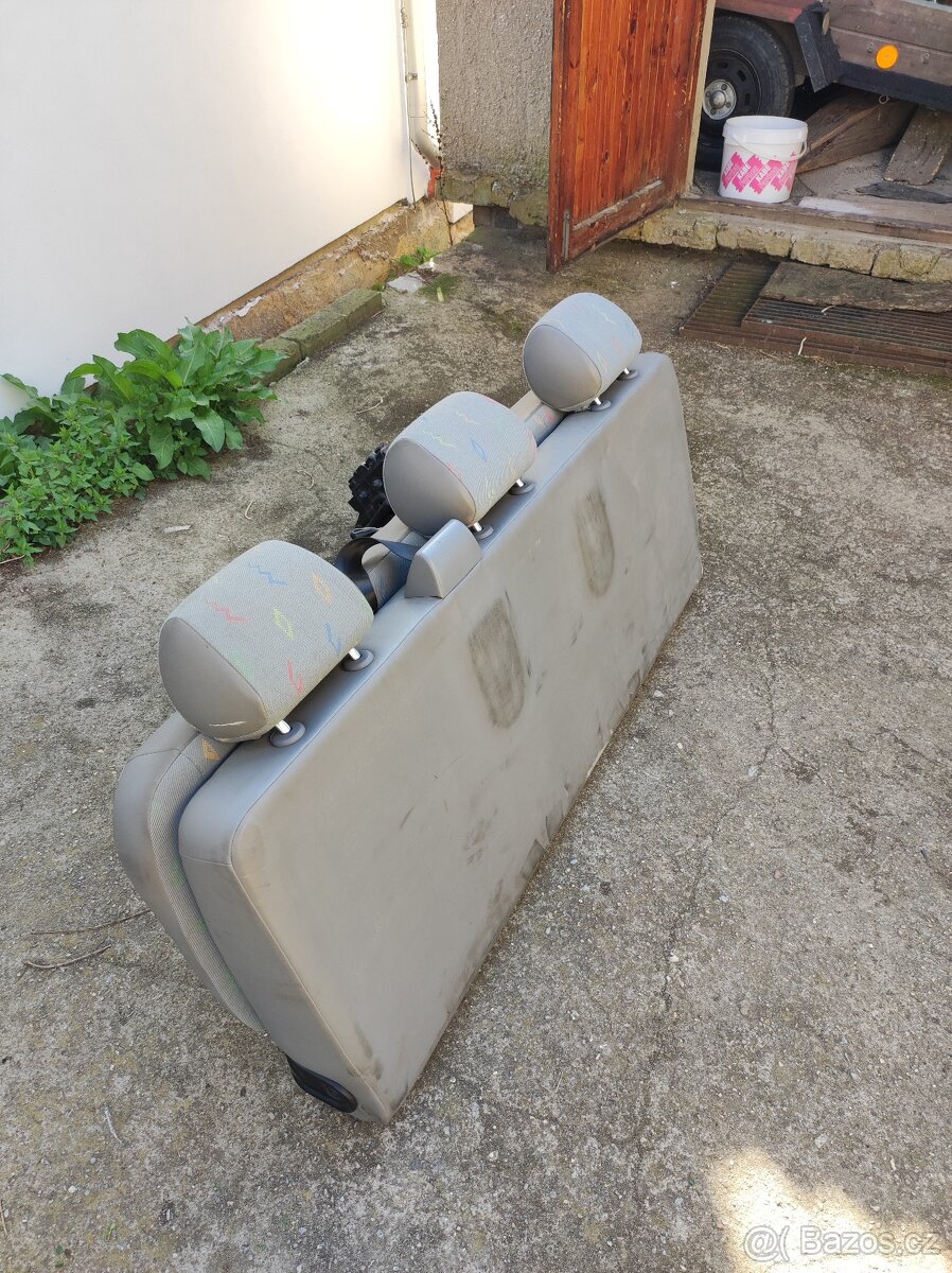 3 řada sedaček z T5 - 2