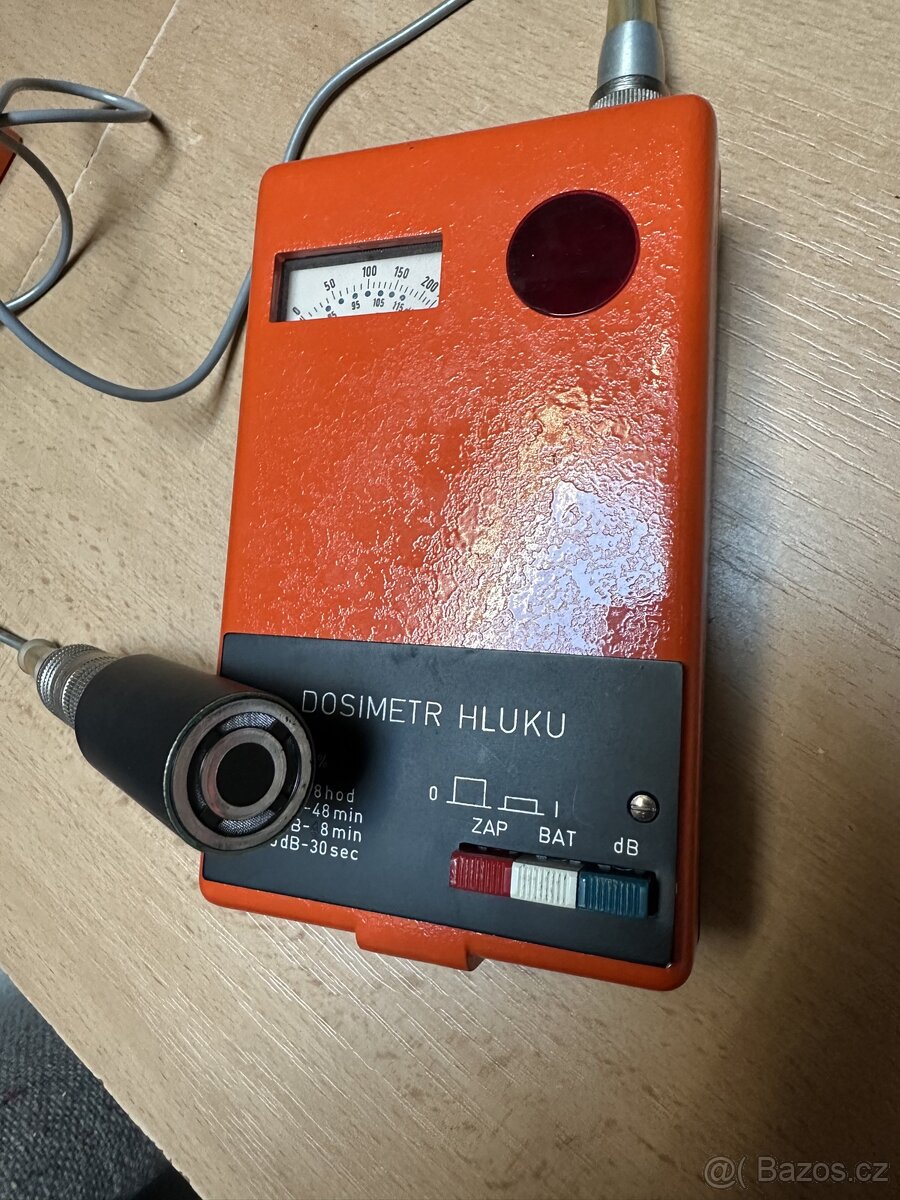 Osobní dosimetr na měření hluku - 2