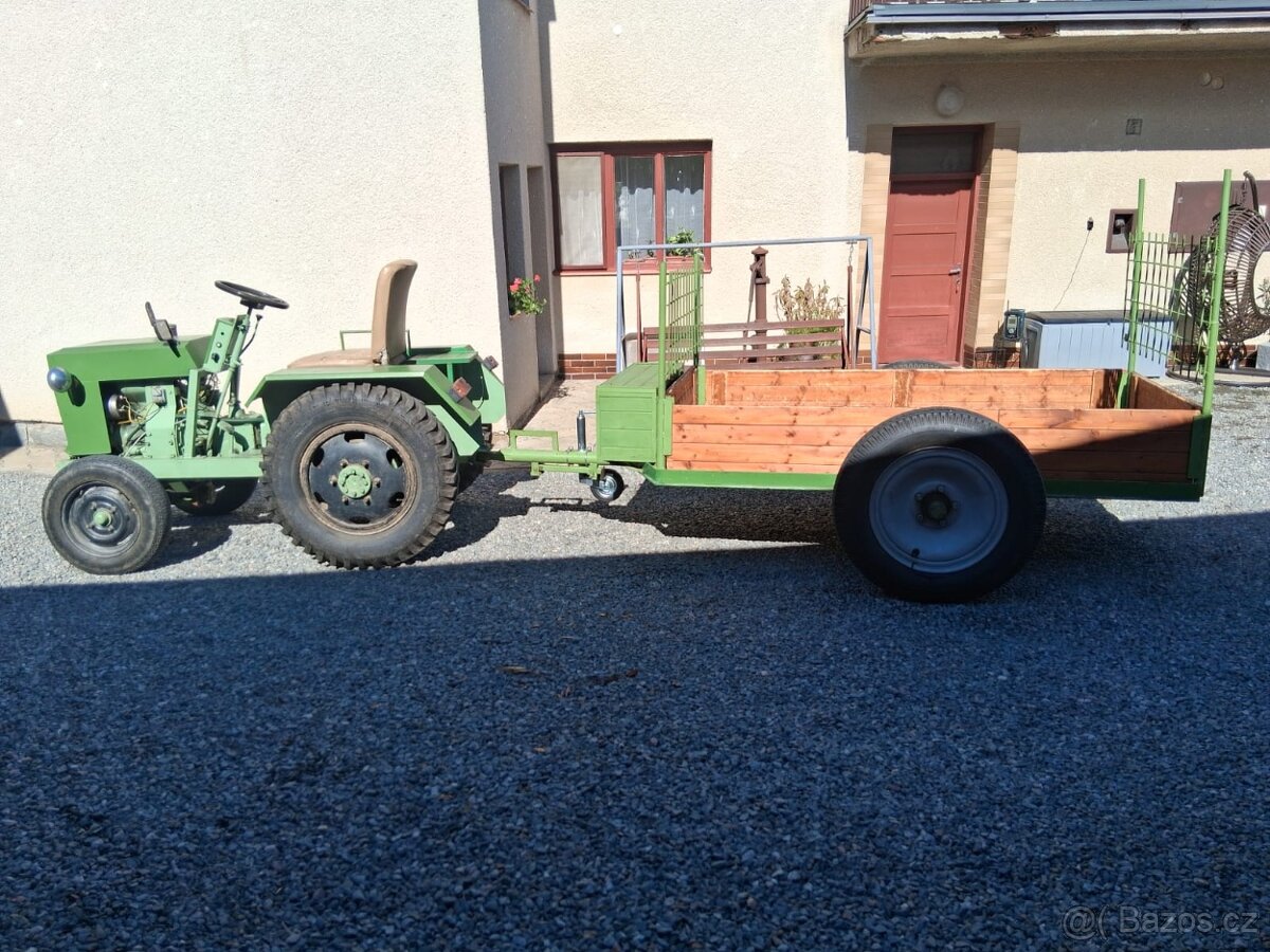 Malotraktor domácí výroby s vlečkou - 2