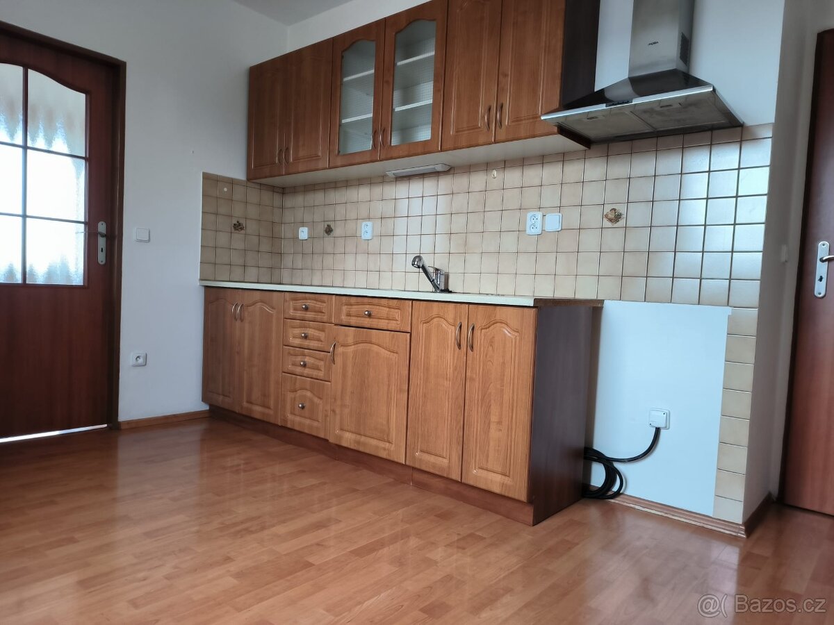 Prodej bytu 2+1 53 m² v obci Holohlavy - 2