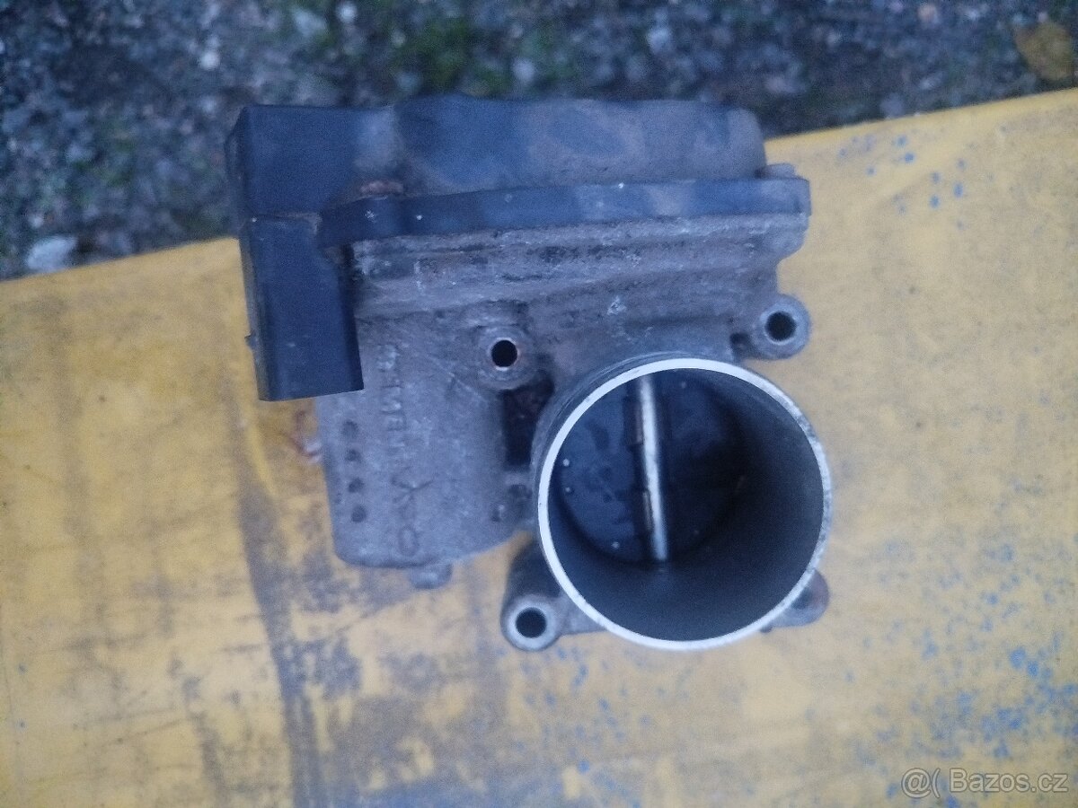 škrtící klapka 03d133062E VW Fox - 2