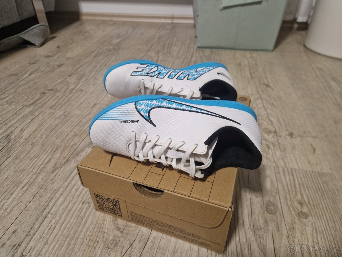 Salovky Nike vel.33,5 - 2