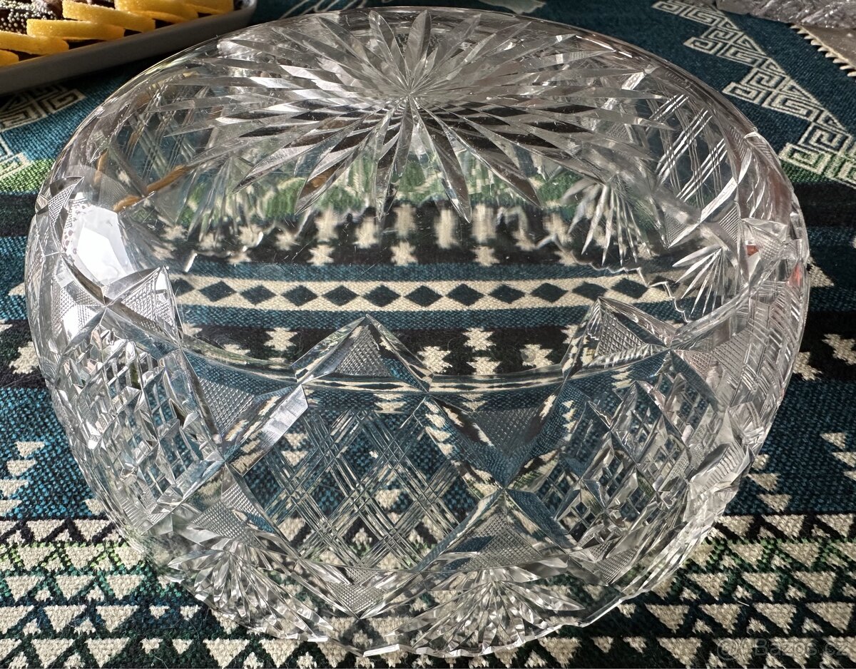 Moc pěkná velká broušená mísa top stav - 2