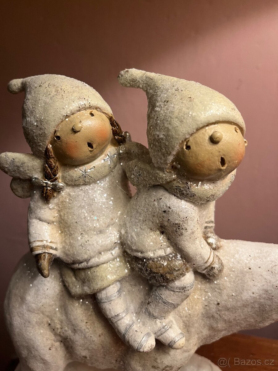 vánoční dekorace děti na ledním medvědovi - 2