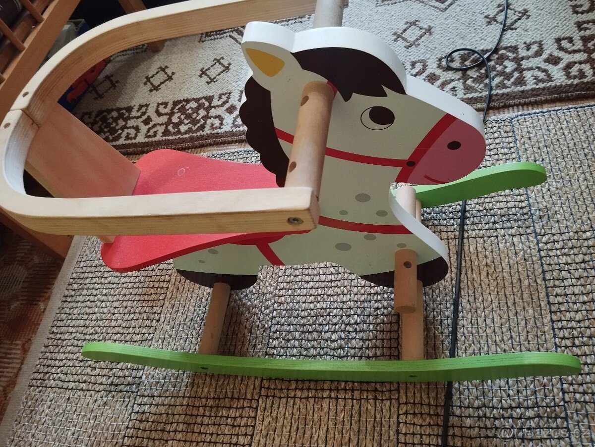 Houpací koník a jiné hračky pro deti - 2