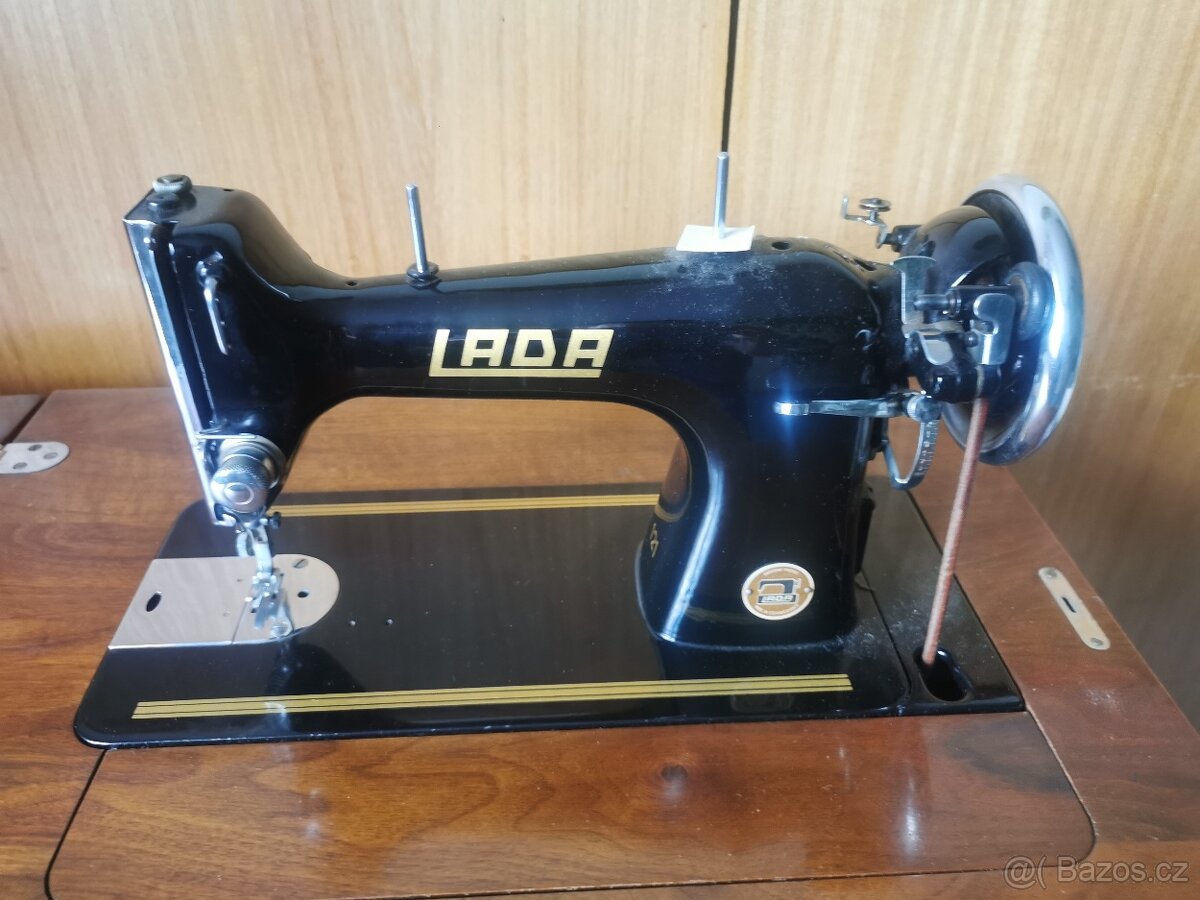 Šicí stroj Lada - 2