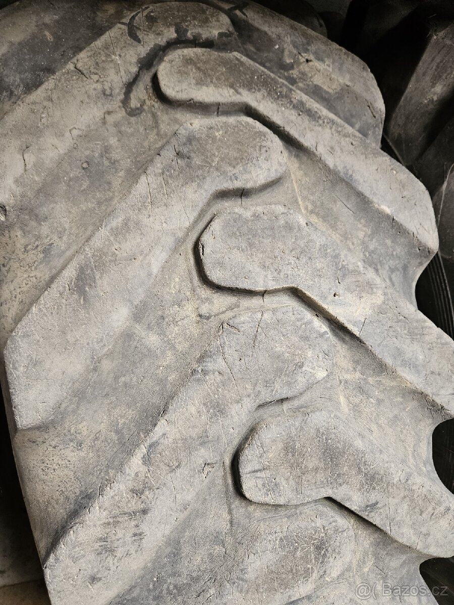 Traktorové stavební pneu 16,9-28 Seha - 2