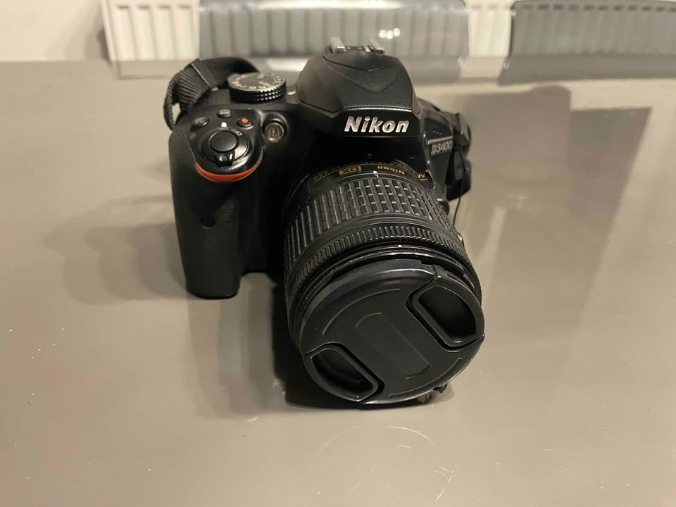 Nikon D3400 - 2